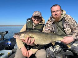 3 people fishing in Oregon