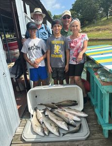 5 striped bass caught on fishing trip in Pottsboro