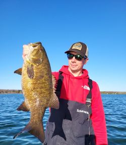 1 person fishing in Minocqua