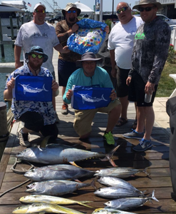 6 anglers fishing in the ocean at Ocean City
