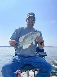 Angler fishing in MS