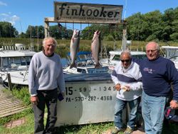 Successful Lake Ontario salmon charter