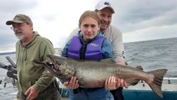 Big fish caught by 3 people in NY