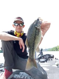 Single fisherman catches 25-inch fish in TN