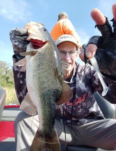 Caught a 27-inch Largemouth Bass while fishing in Cleveland