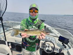 Walleye thrills, Wisconsin guides.