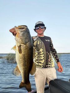 Largemouth Bass, 36 inches, fishing in FL