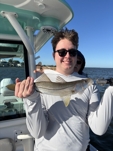 Nice snook on heavy tackle in Cape Coral! Perfect conditions for an exciting adventure.
