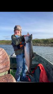Columbia River: Salmon Fishing Haven