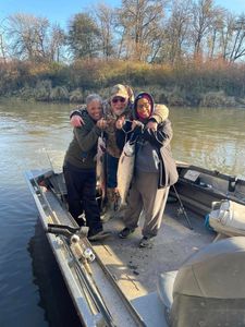 1 great fish caught by 3 people in Chehalis