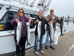 5 chinook salmon and pink salmon caught in OR on a fishing tour