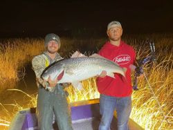 2 people fishing in LA