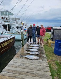 Great group of guys! Nice catch of yellowfins 
#offshorefishing #deepseafishing #tunafishing #seabassfishing #tilefishing #obxoffshorefishing #oregoninletfishingcenter #nagsheadfishing #charterfishing