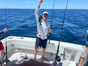 Crew limit catch with Ron offshore fishing trip