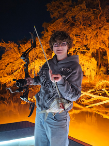 Tampa Bay Bowfishing: Mullet, Ladyfish & Gar Action on Night Adventure