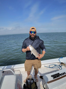 5 Hour Bay Trip: Redfish & Speckled Trout Despite Spring Rain