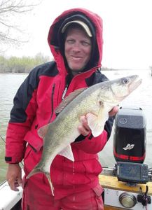 Wyoming fishing guides for Walleye