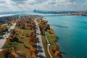 Top Things to Do in Detroit River