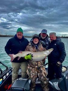 Muskegon Lake Fishing Report | Musky Trophy!