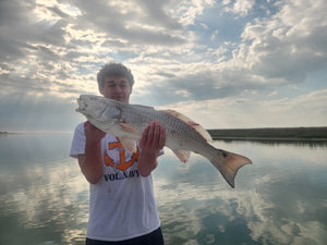 Charleston Redfish Action with Top Predator Adventures - Dean Scores!