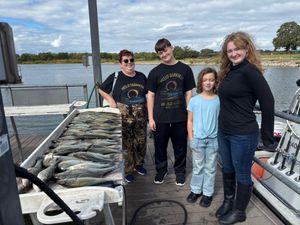 Lake Texoma fishing trips for beginners and seasoned anglers