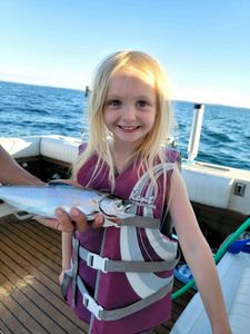 Child-friendly Fishing Trip in Lake Ontario