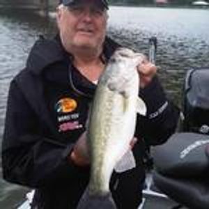 Fishing for Largemouth in Illinois River 