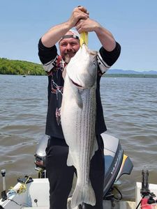 Get Ready for Striper Season – Book Your Trophy Catch Adventure Now!