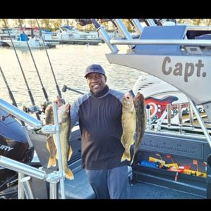 Lake Erie fishing charters, Caught a Walleye