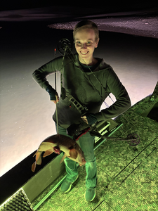 "Crushing Carp on the Bowfishing Party Boat: An Adrenaline-Fueled Arizona Adventure"