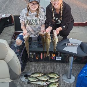 Walleyes, crappies, perch, bluegills, smallmouth bass, northern pike, and dogfish 