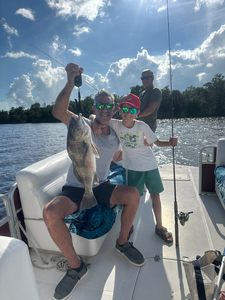 Ten Thousand Islands Black Drum Trip - Hot Bite on the Flats!
