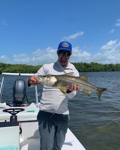 Key Largo snook fishing with good company in the backcountry
