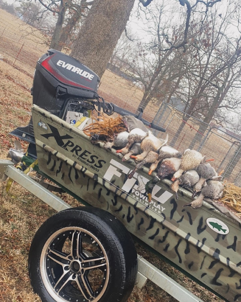 Hunters enjoy the early morning hunt on Enid OK guided hunting trips