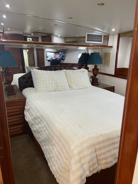 Comfortable cruise cabin ready for San Diego adventures.