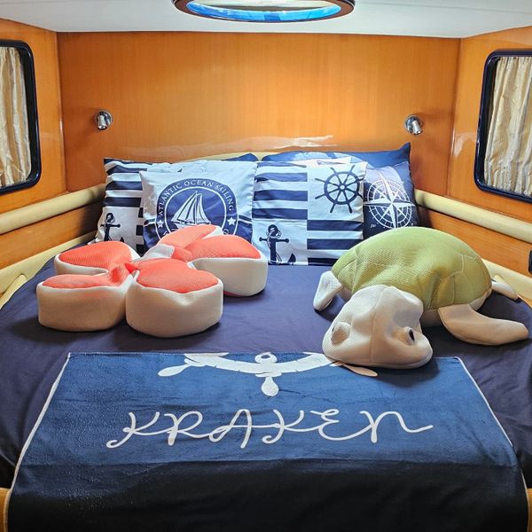 Sunset cruises, private events, and all the Miami skyline views.