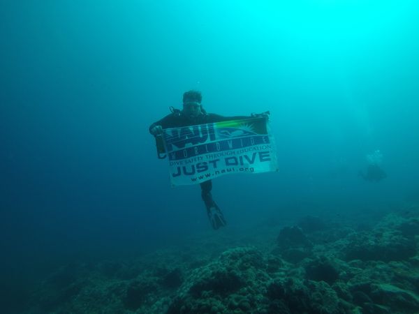 Dive safety through education underwater banner display