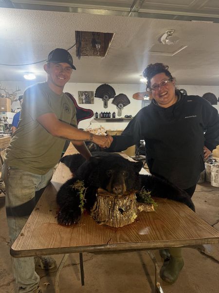 From dawn to trophy—bear hunting thrills.