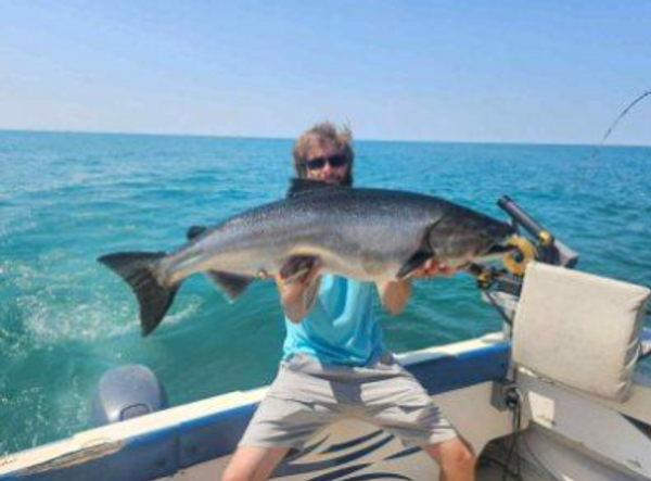 Your guide to Lake Ontario fish.