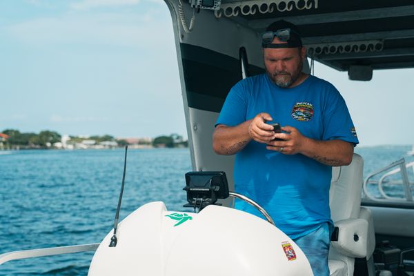 Rent Pontoons and Jet Ski's in Fort Walton Beach with Pelican Pontoon 