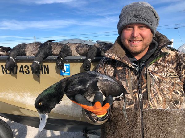 Capture Memorable Moments with Waterfowl Hunt.