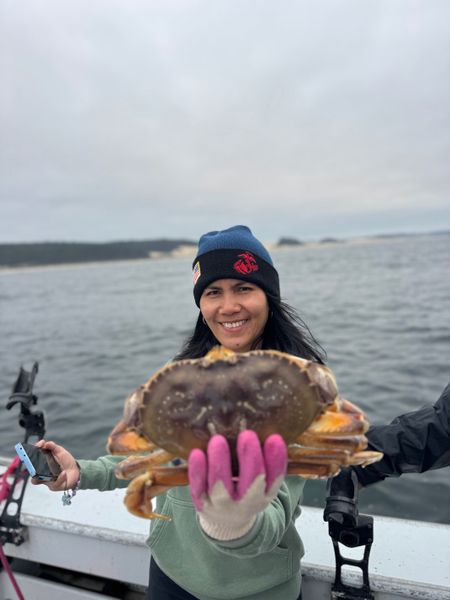 Winchester Bay Crabbing Charter