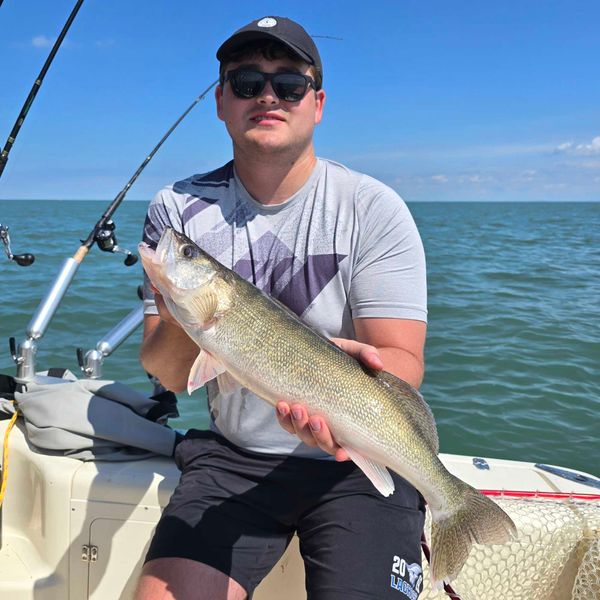 BlackH2oDog Charters