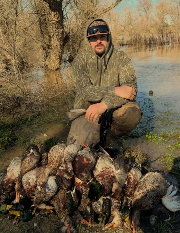 Waterfowl Pursuit Guide Service