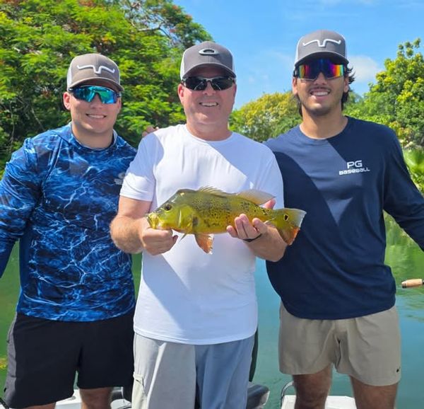 Bassin' With Capt Lou Guide