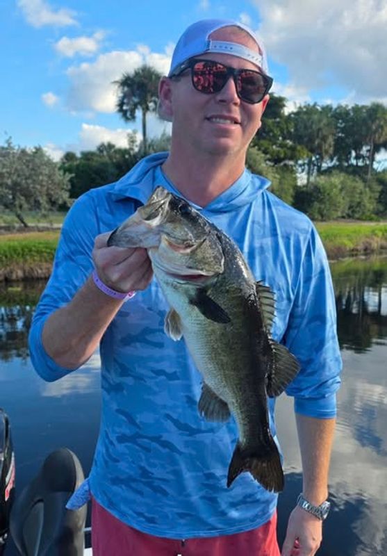 Bassin' With Capt Lou Guide