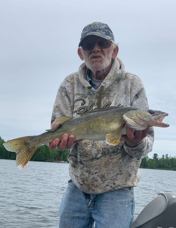Waters Edge Guide Service and Custom Rods