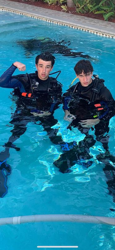 A&A Underwater Adventures Mia