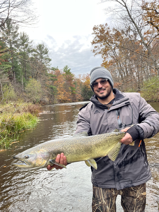 Nice rainbow trout on the fly in these autumn conditions!