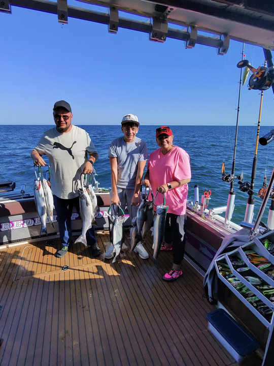 Great day on the water using deep sea trolling and heavy tackle in clear conditions!
